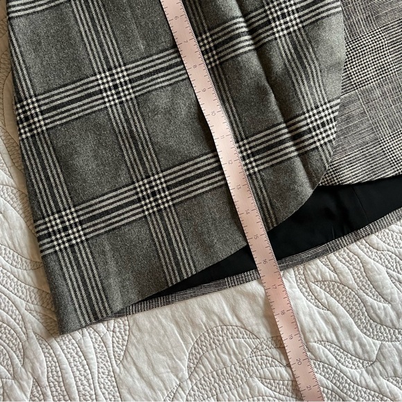 NWT - Alice + Olivia - Lennon Plaid Overlap Mini Skirt In Grey Black - Picture 15 of 15
